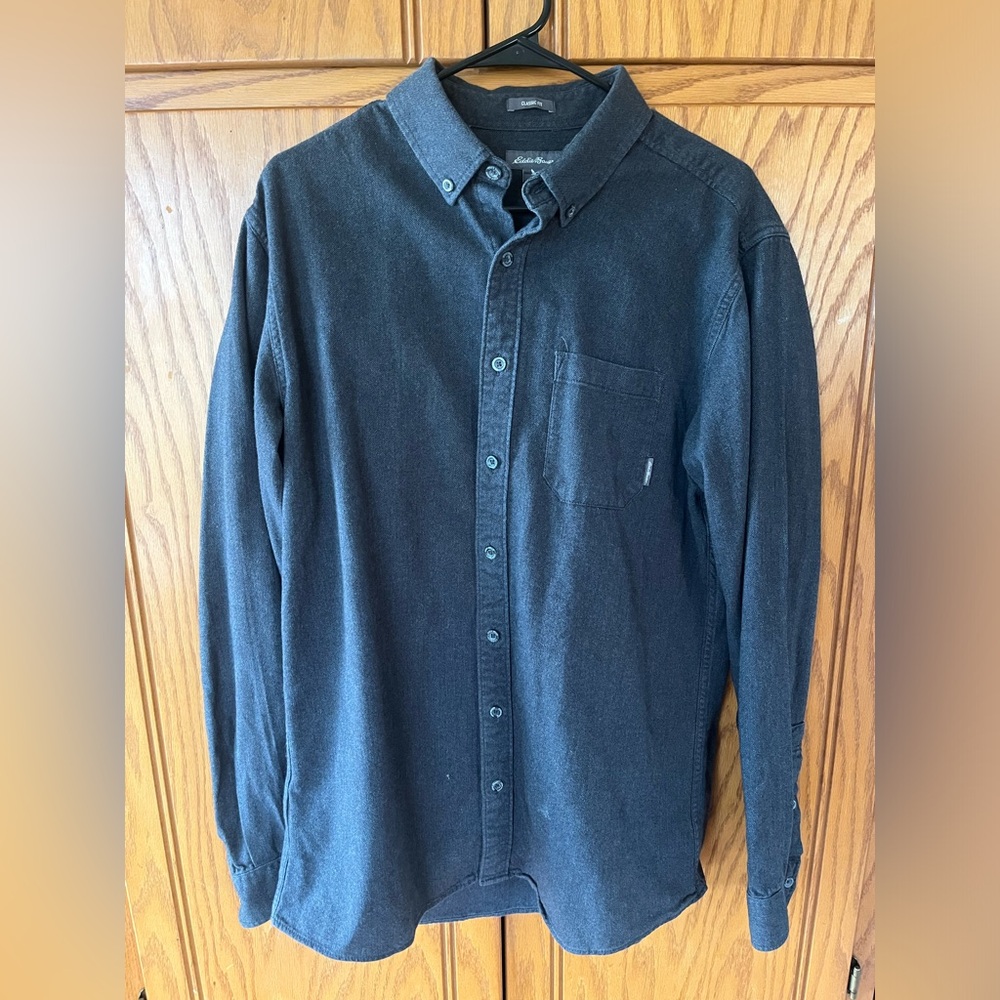 Eddie Bauer Men's Button-Down Long Sleeve Shirt in grey
